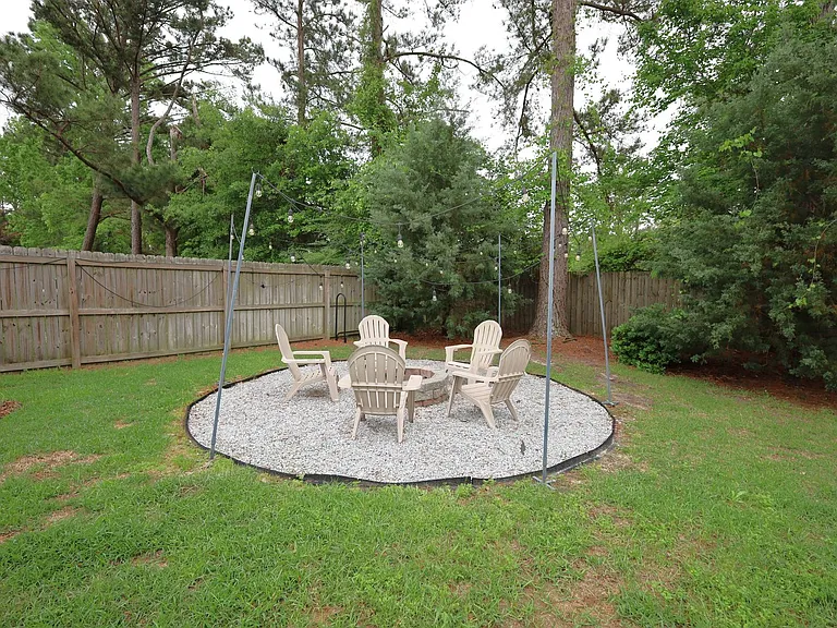4025 Gramercy Dr — Photo 20