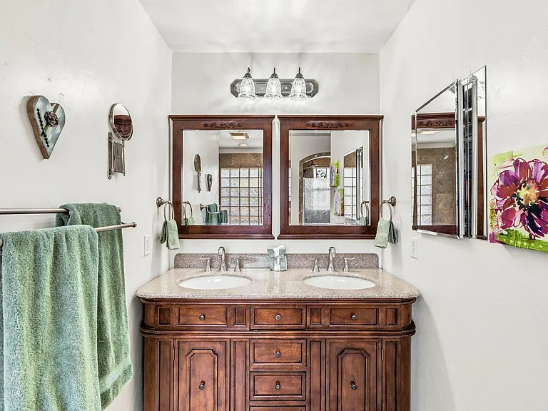 2724 N Gill Ave — Photo 33