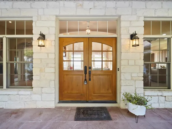 6103 Lakeshore Dr, Leander, TX 78645