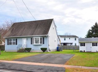 370 Bidwell St, Manchester, CT 06040