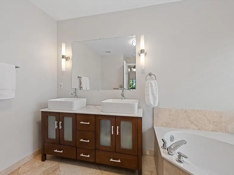 1871 Corsica Dr — Photo 25