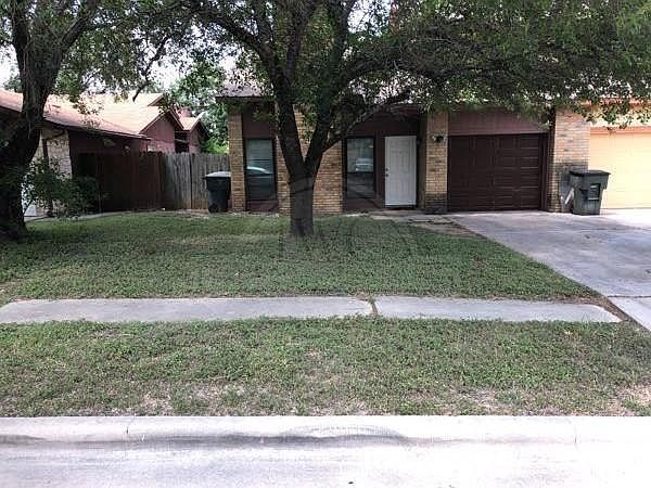 1st image of 1225 Royal Crest Dr