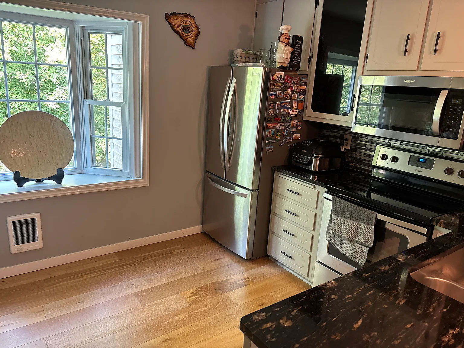3 bed, 1397 sqft, $1,850 — Photo 3