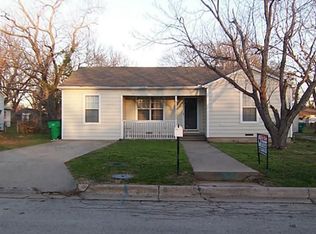 728 Cunningham St, Gainesville, TX 76240