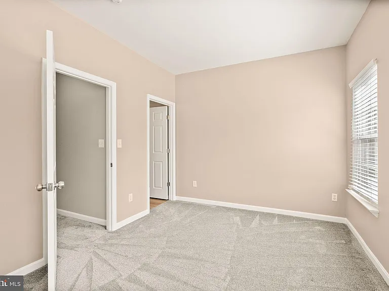 10032 Moxleys Ford Ln — Photo 24