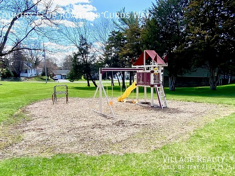 Country Club Rd — Photo 39