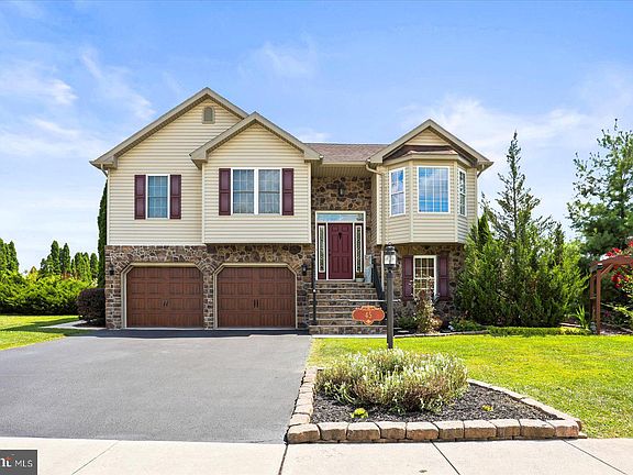 2nd image of 45 Matthew Dr