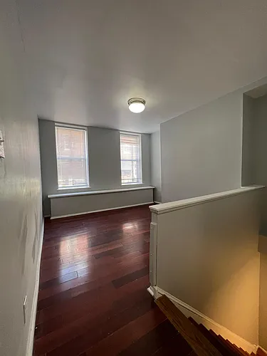 252 S 10th St #1F Photo 1
