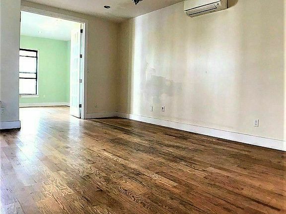 2nd image of 194 Suydam St #2B