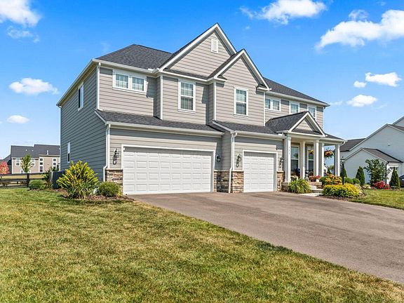 3rd image of 700 Royal Pines Dr