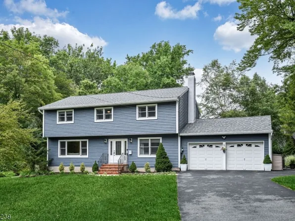5 Linda Dr, Allendale Boro, NJ 07401