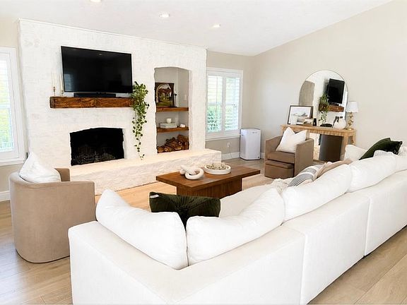 5th image of 104 STONEBROOK COURT