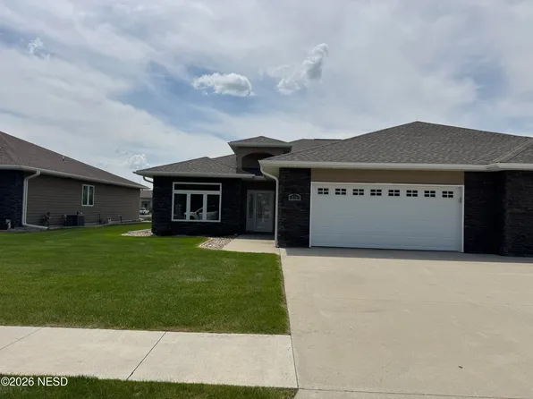 916 16th Ave NE, Watertown, SD 57201