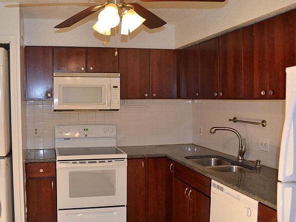 3rd image of 3800 Powell Ln APT 430