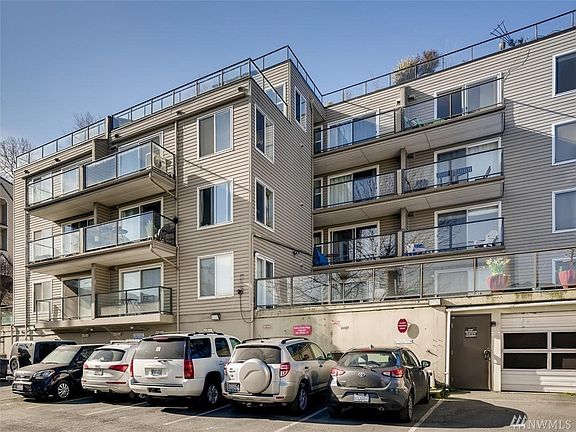 5th image of 3022 SW Bradford St APT 306