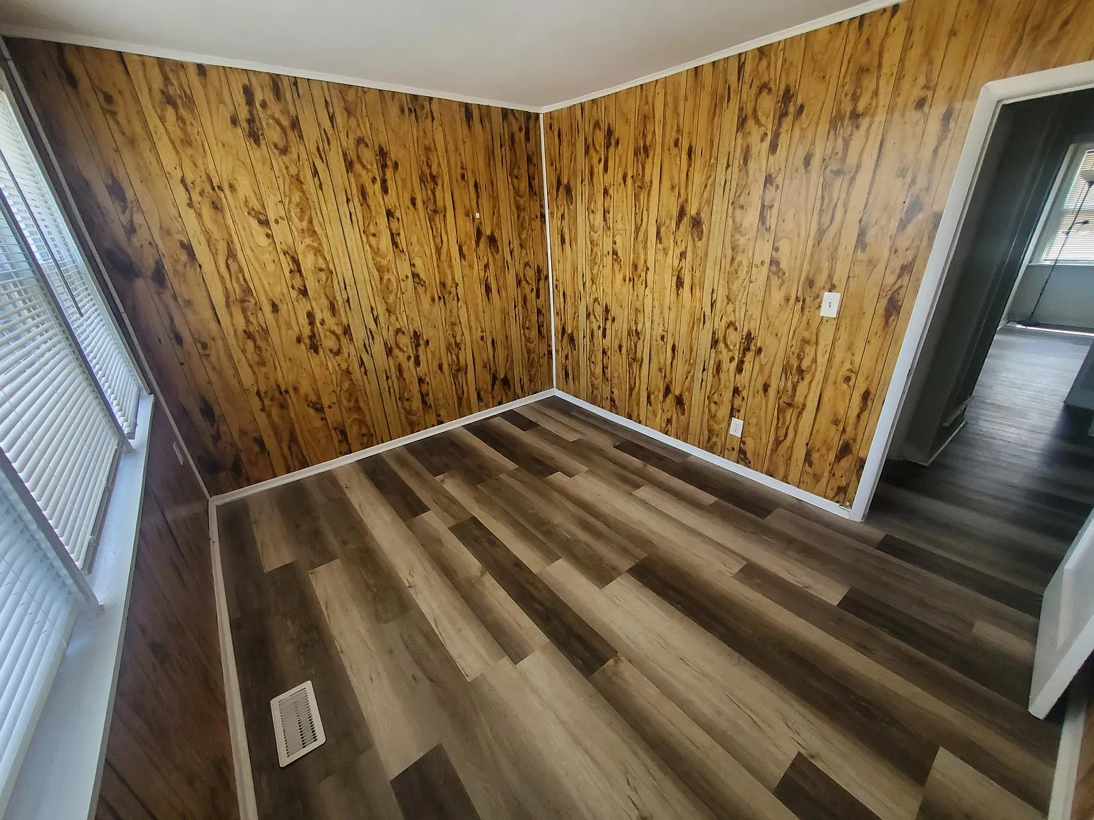 3 bed, 1024 sqft, $1,500 — Photo 4