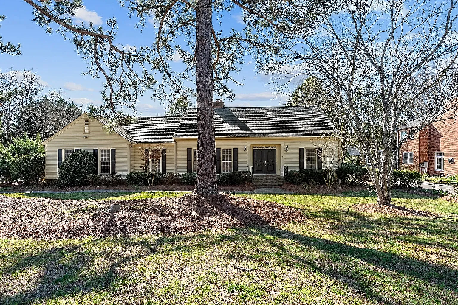 4 bed, 2750 sqft, $4,500 — Photo 1