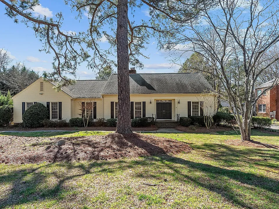 2801 Valencia Ter
