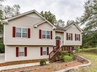 221 Glenn Fuller Cir, Commerce, GA 30529