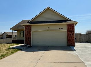 2629 E Old Spring Ct, Derby, KS 67037