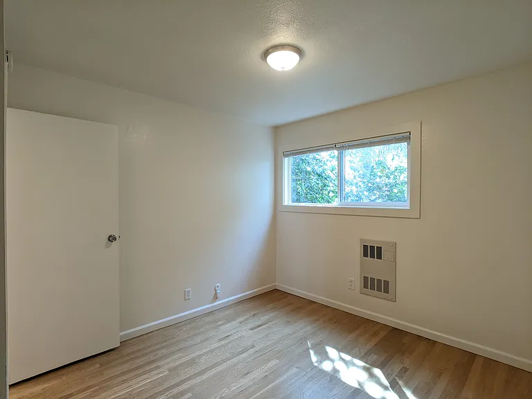 Vanguard Apartments — Photo 20
