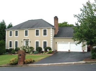 5 Emerald Ct, Johnson City, TN 37604