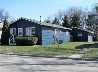 203 Boundary Rd W, Cavalier, ND 58220