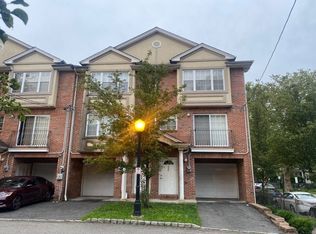 126 Amherst St, East Orange, NJ 07018