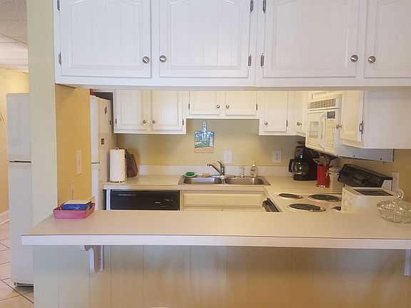 3rd image of 8727 Thomas Dr Unit B3