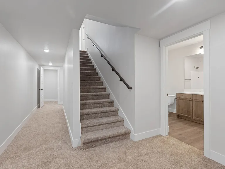 656 Jeanine Dr — Photo 42