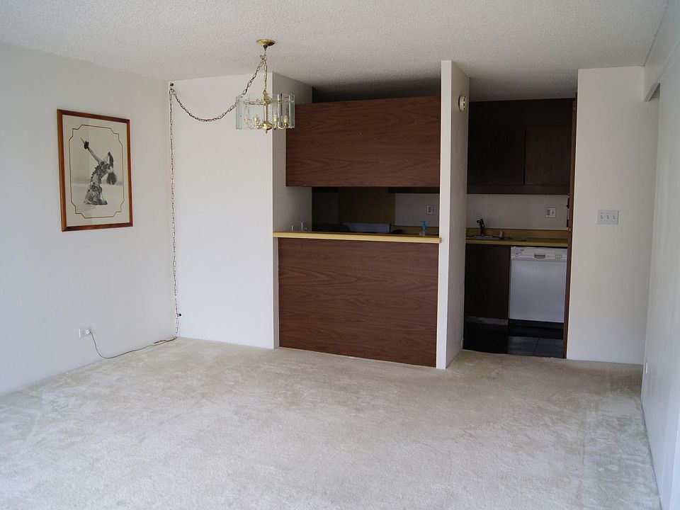 Living room & dining area