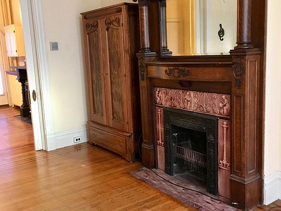 4th image of 1614 W Grace St #1