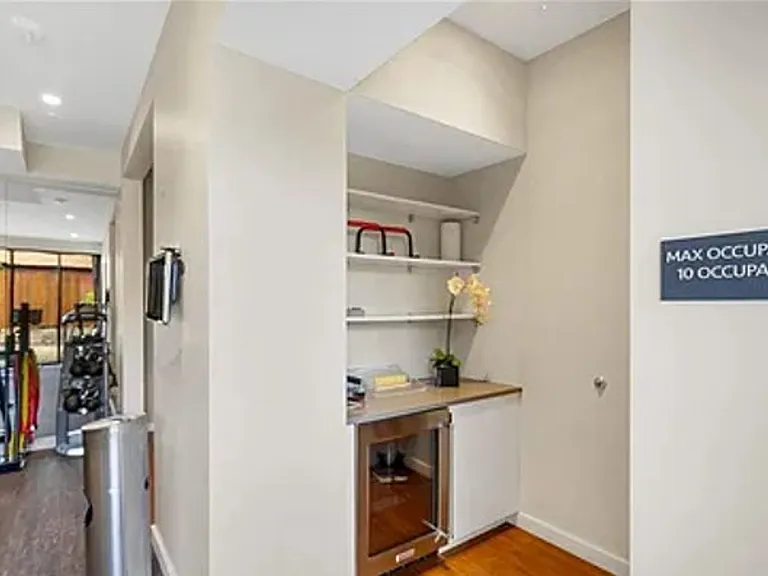 4101 Laclede Ave #312 — Photo 33
