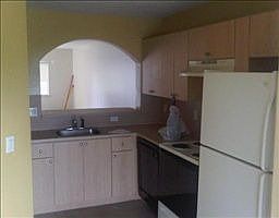 4th image of 1271 SE 27th St Unit 102