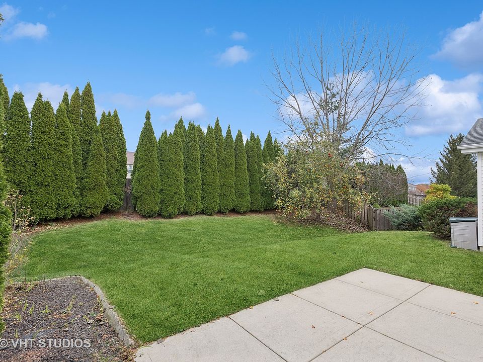 2nd image of 752 Woodfern Dr