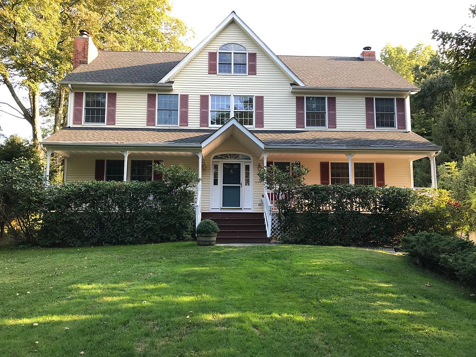 1st image of 24 Lily Pond Ln