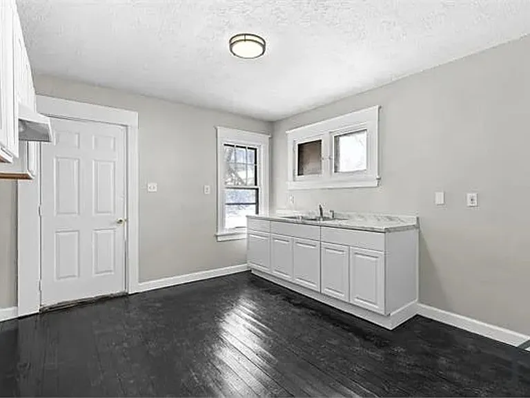 5415 Hamilton Ave — Photo 6