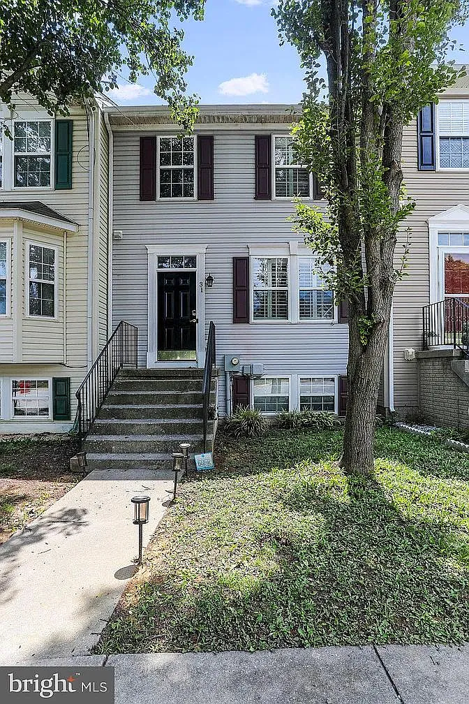 Building Photo - 31 Holmes Dr