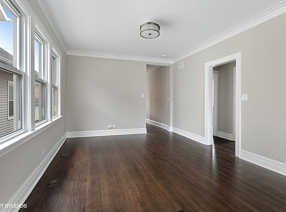 4th image of 5731 W Ainslie St