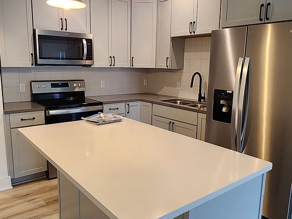 5th image of 7155 Kentwell Ln #A