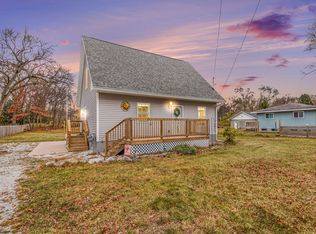 1866 E River Rd, Muskegon, MI 49445