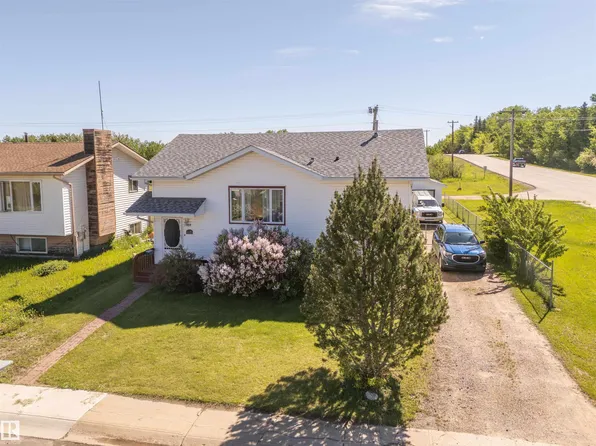 5003 38th St, Cold Lake, AB T9M 2B2