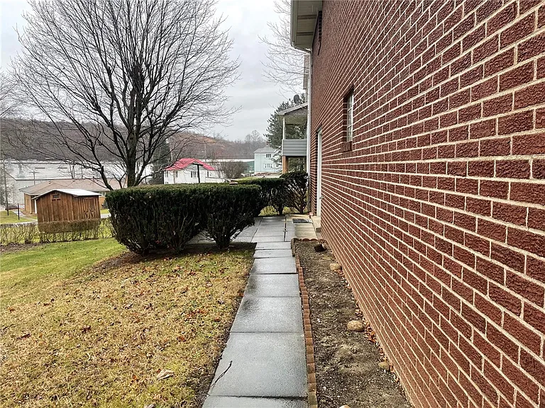 6121 Old William Penn Hwy — Photo 34
