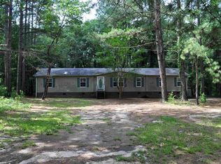 1415 Hidden Oaks Dr, Wedgefield, SC 29168