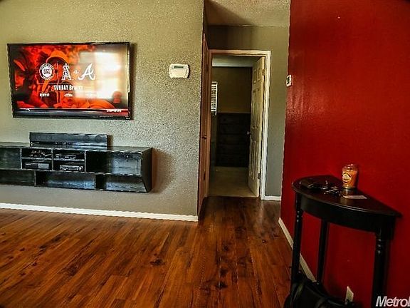 3rd image of 2330 Kenworthy Way
