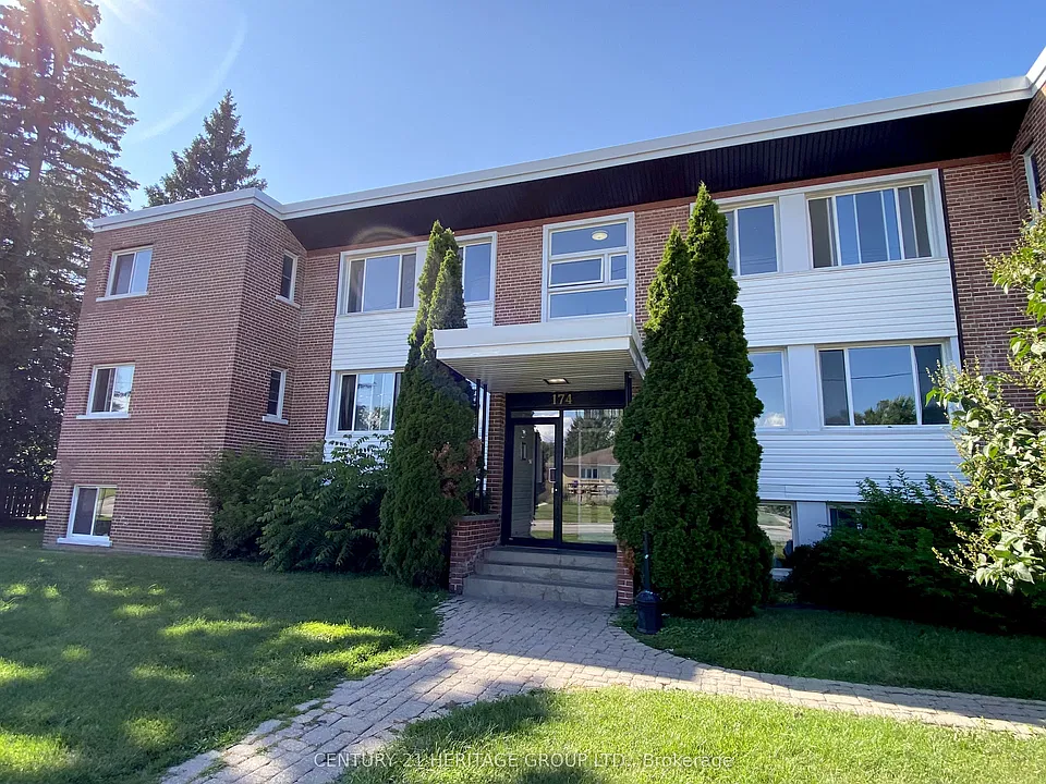 174 Grove St E #8