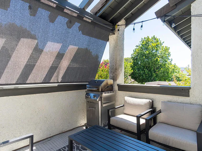 1340 E Hillcrest Dr #6 — Photo 5