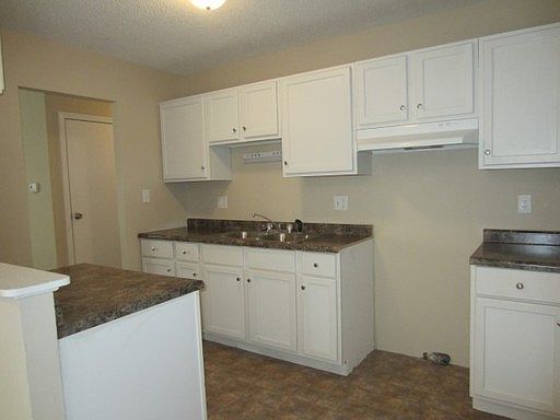 3rd image of 9444 English Oak Dr