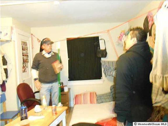 4th image of 523 E 5th St