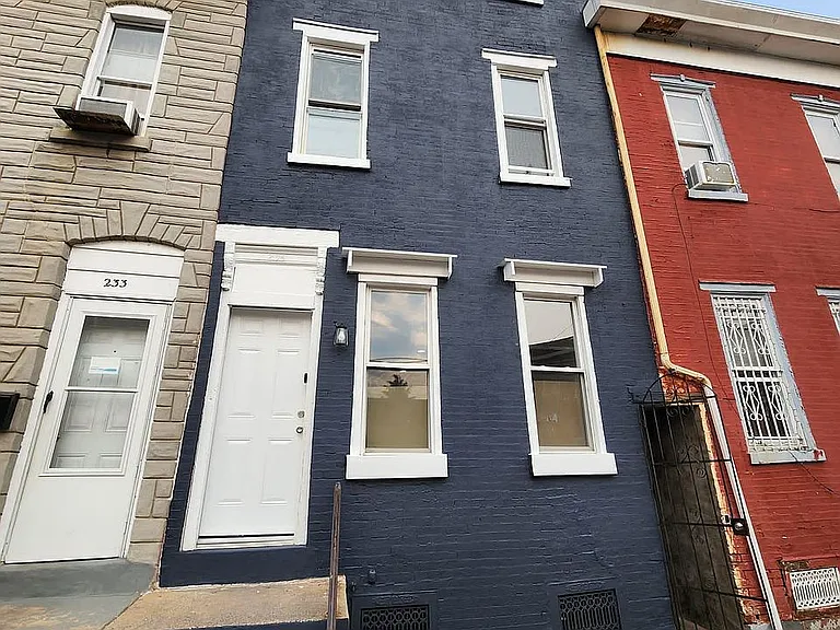235 Pearl St — Photo 1